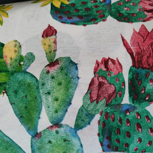 Tissu avec des cactus et des figues de barbarie